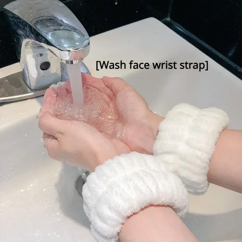 Sweat Band Wrist - 2 Buah Satu Pasang Gelang Penyerap